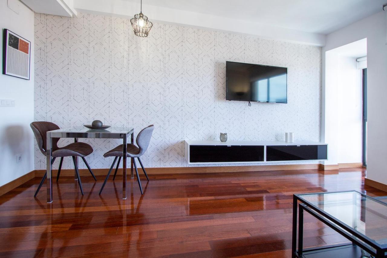Apartamentos Castilla Luz Business Madrid Kültér fotó